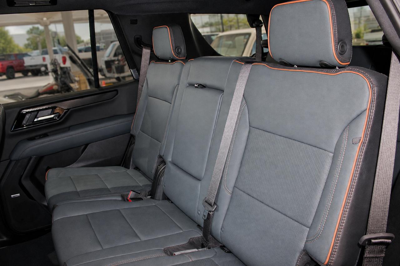 GMC Yukon AT4 4WD 2025