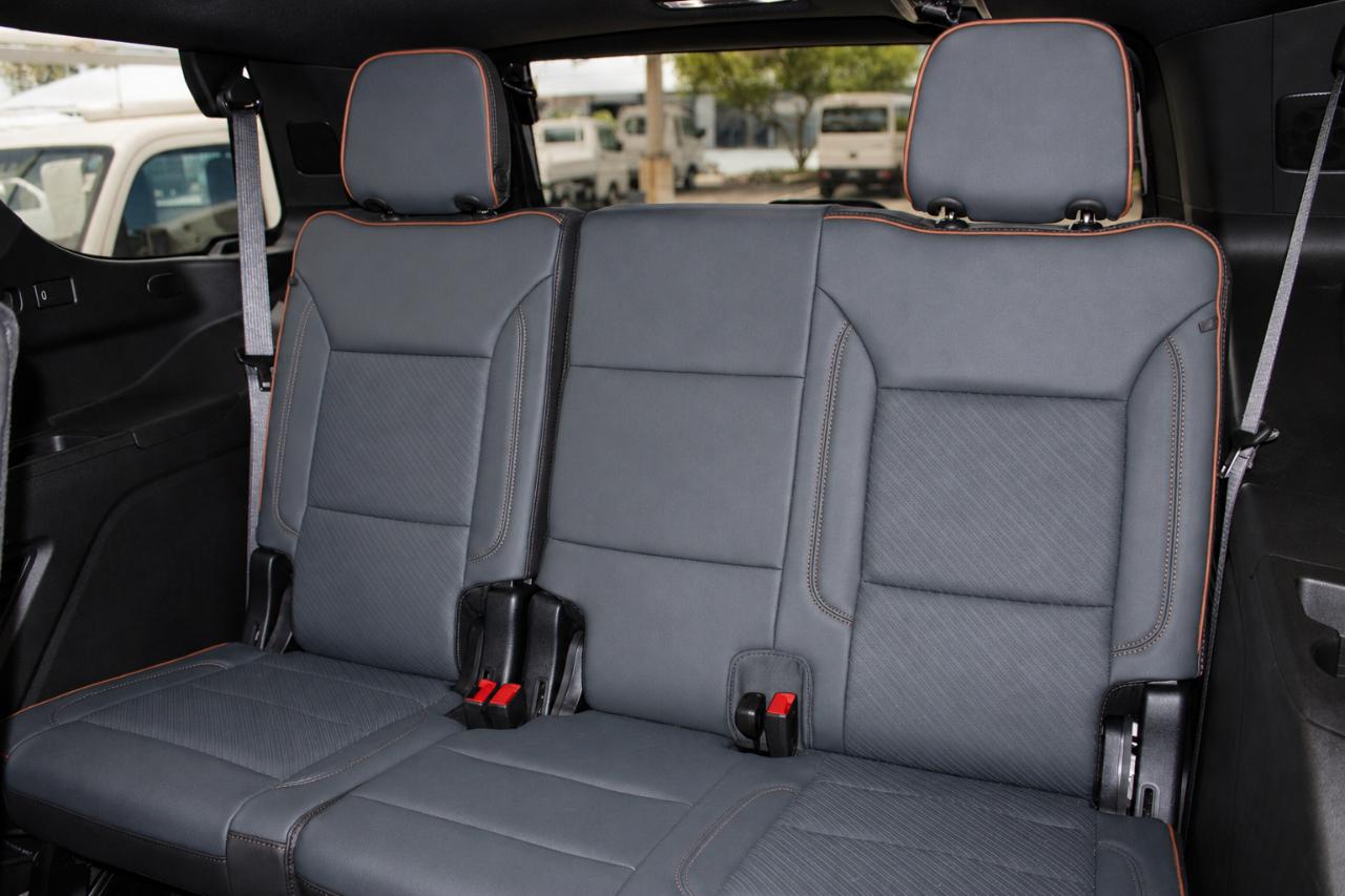 GMC Yukon AT4 4WD 2025