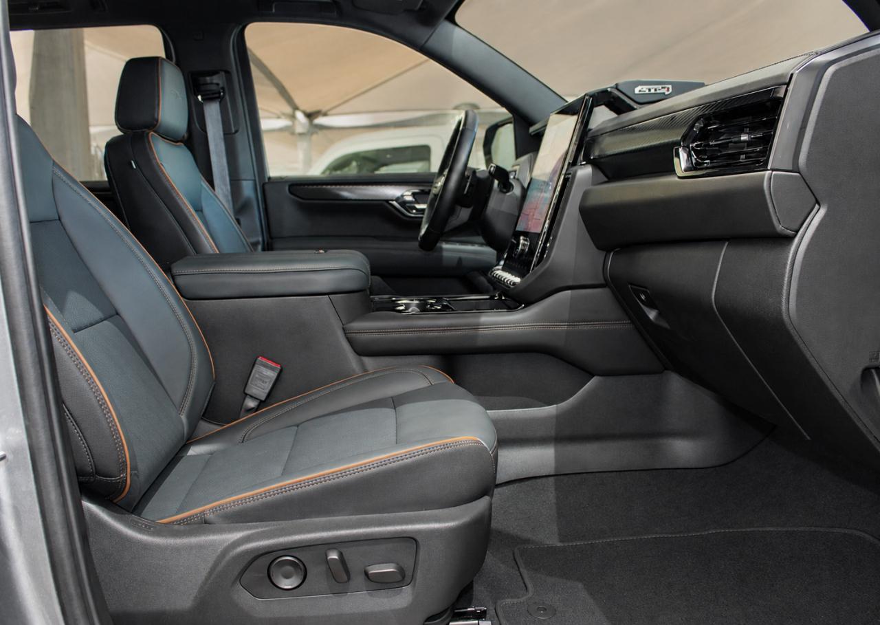 GMC Yukon AT4 4WD 2025