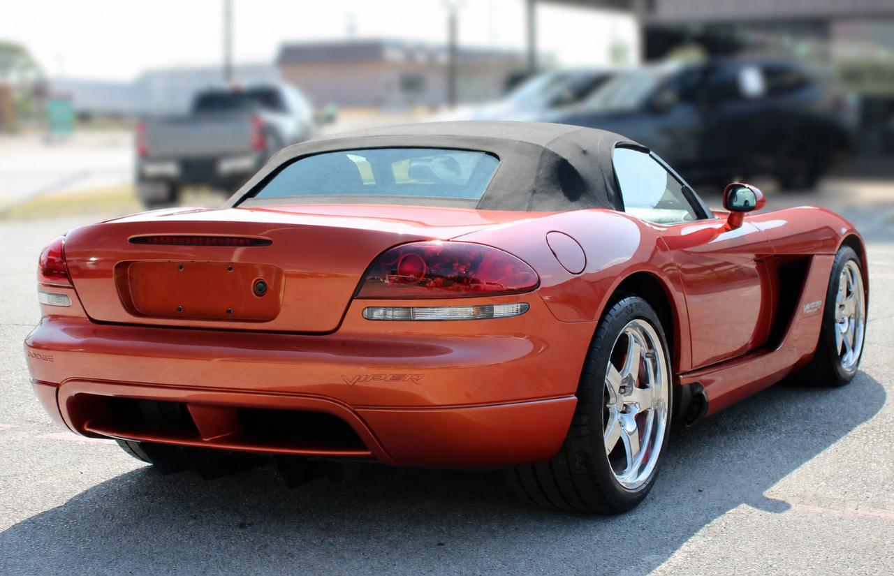 Dodge Viper SRT-10 2005