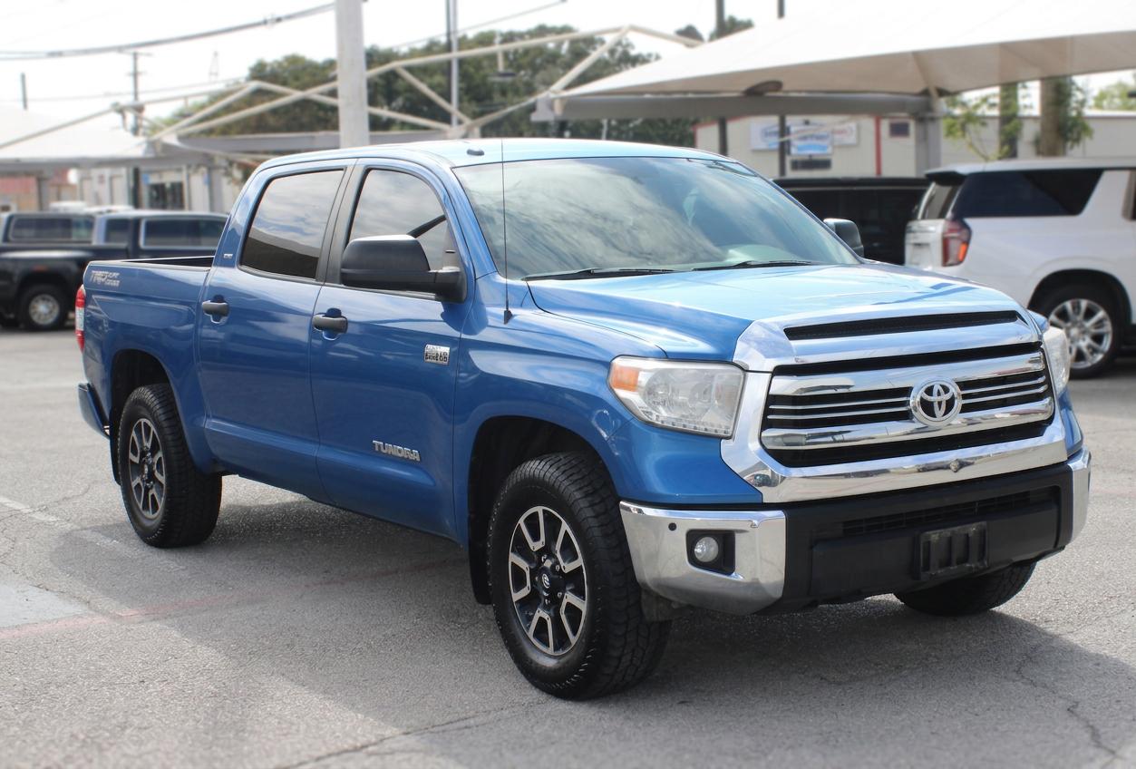 Toyota Tundra SR5 5.7L V8 CrewMax 2WD 2017