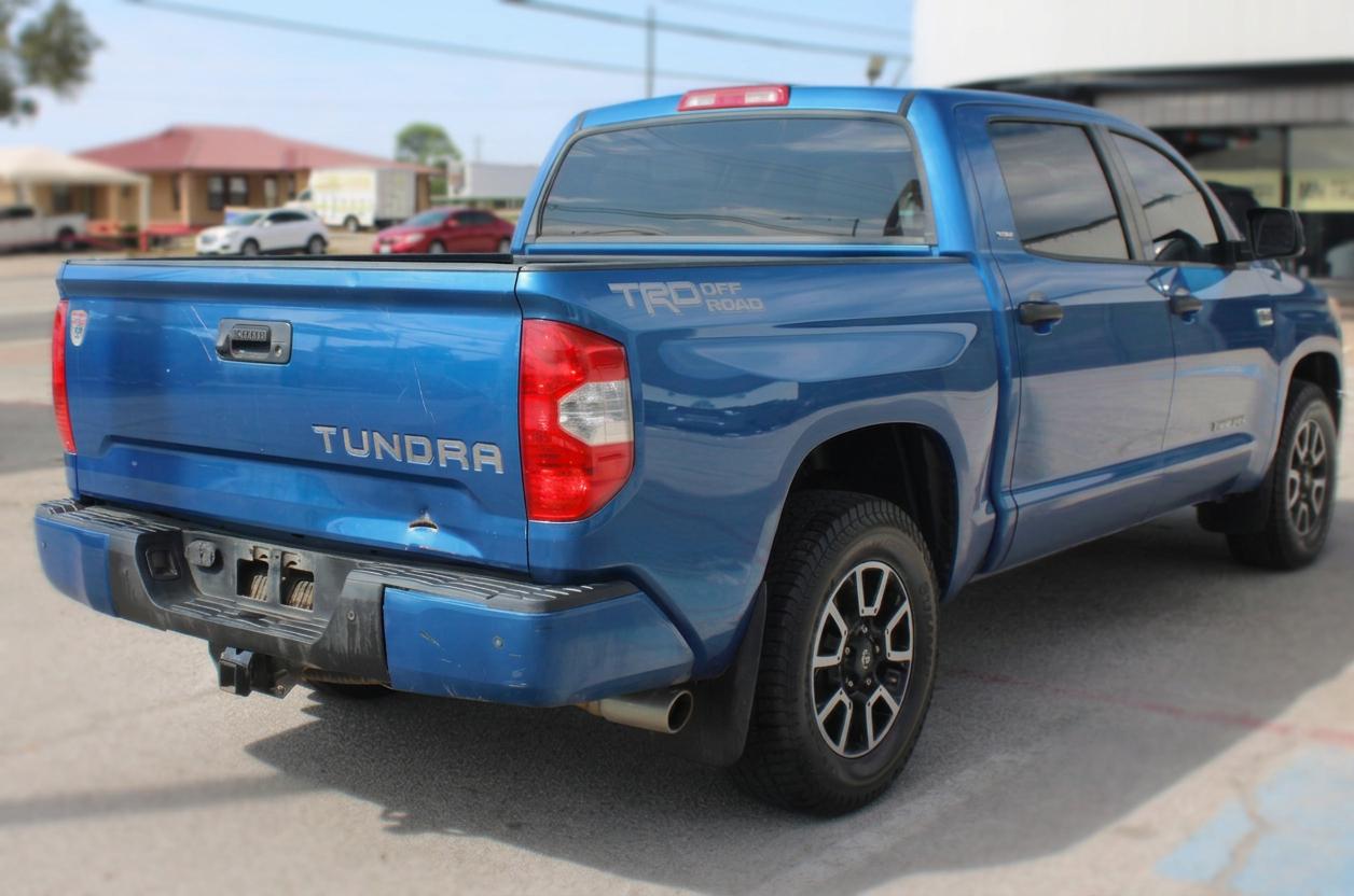 Toyota Tundra SR5 5.7L V8 CrewMax 2WD 2017