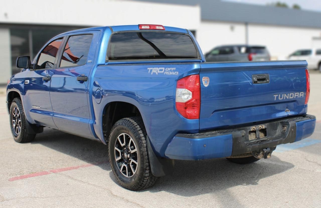Toyota Tundra SR5 5.7L V8 CrewMax 2WD 2017