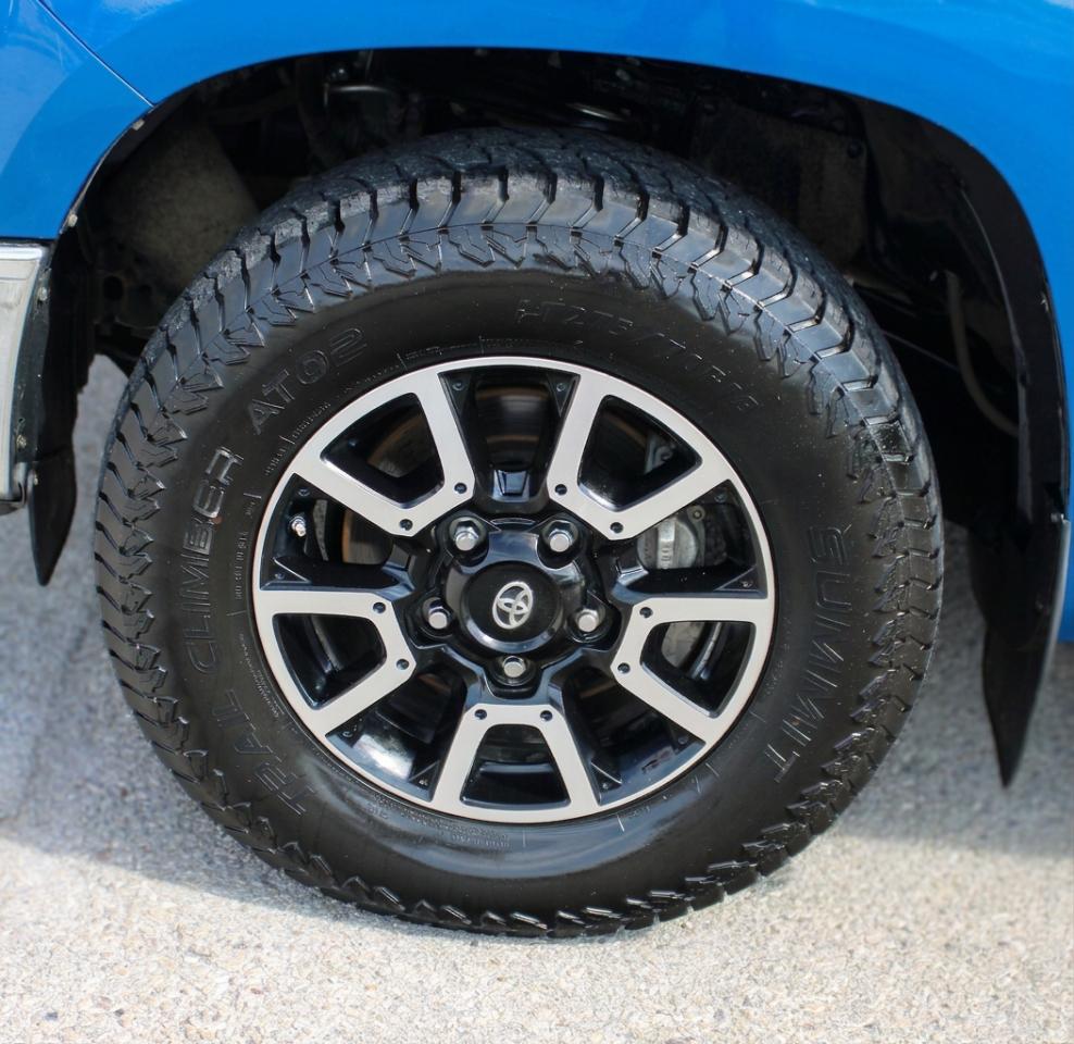 Toyota Tundra SR5 5.7L V8 CrewMax 2WD 2017