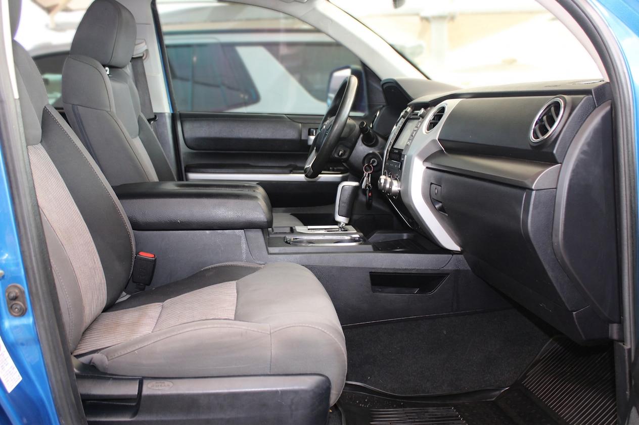 Toyota Tundra SR5 5.7L V8 CrewMax 2WD 2017