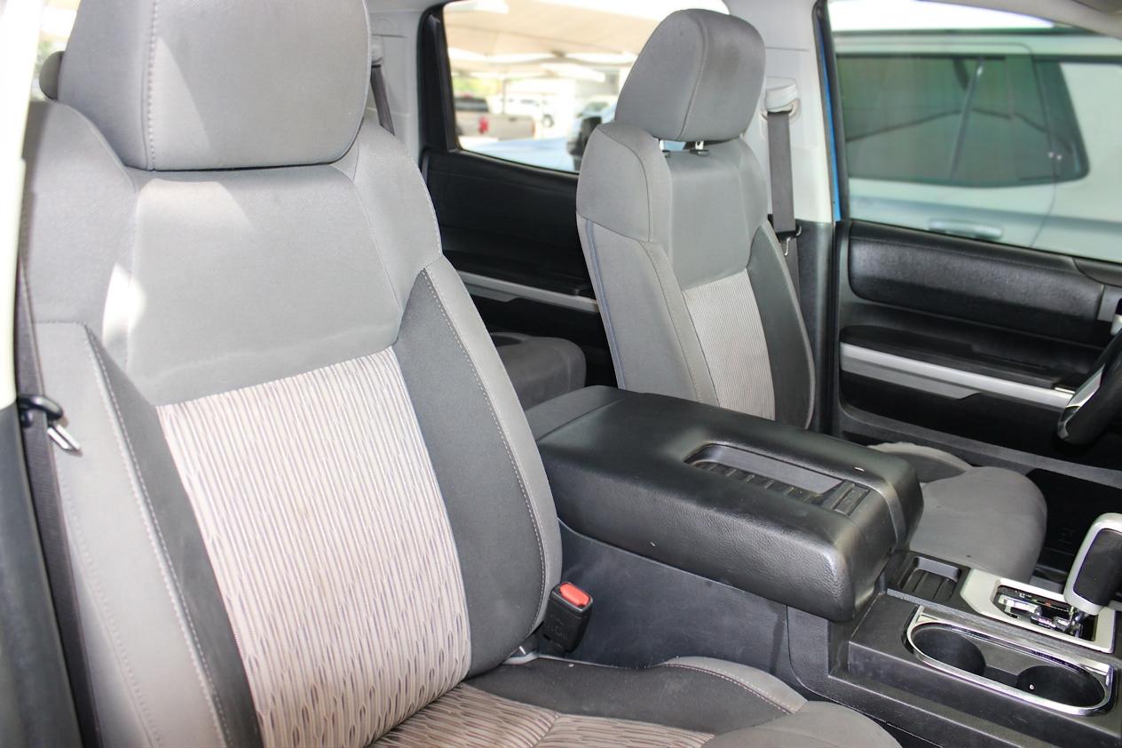 Toyota Tundra SR5 5.7L V8 CrewMax 2WD 2017