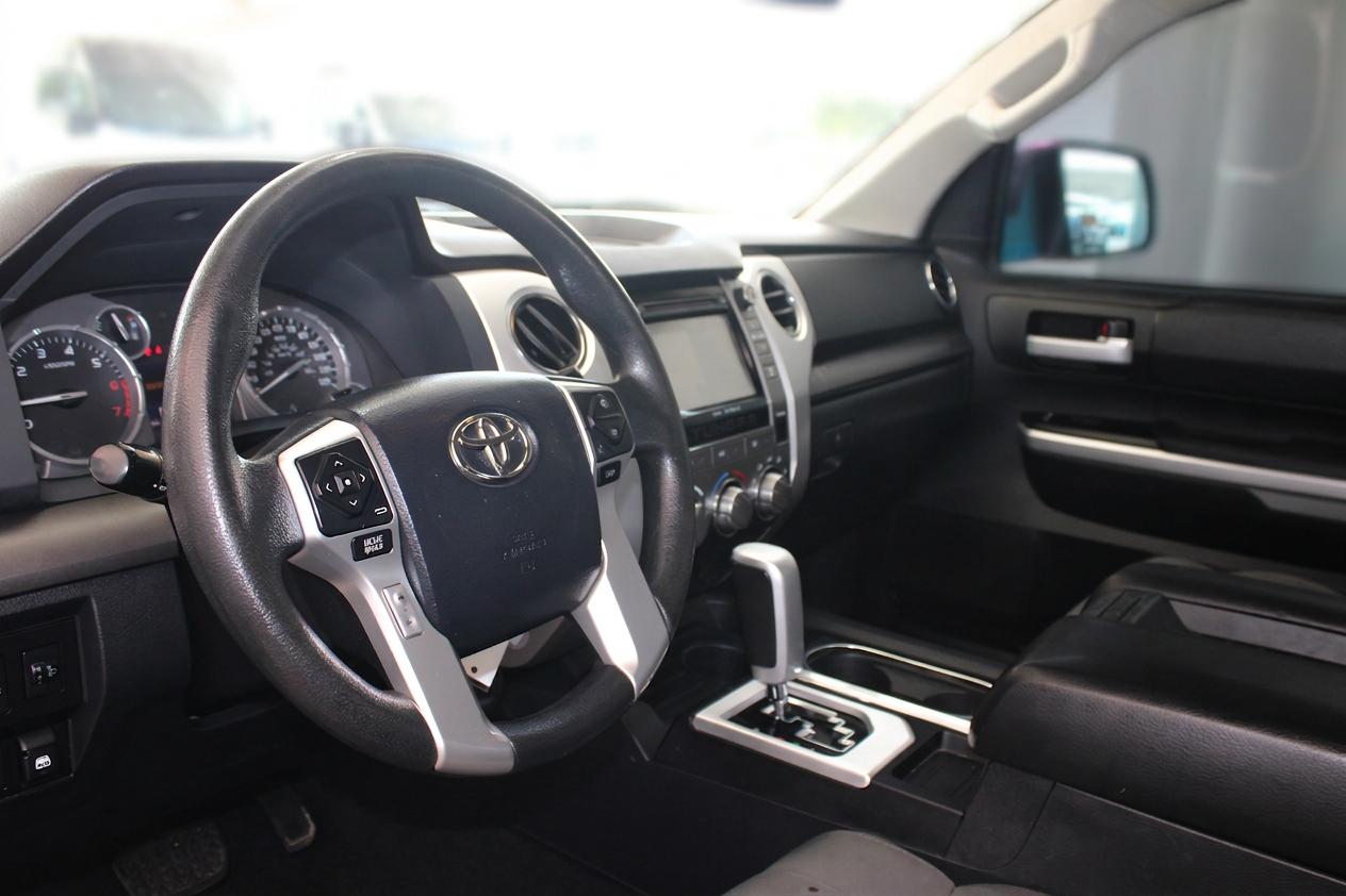 Toyota Tundra SR5 5.7L V8 CrewMax 2WD 2017