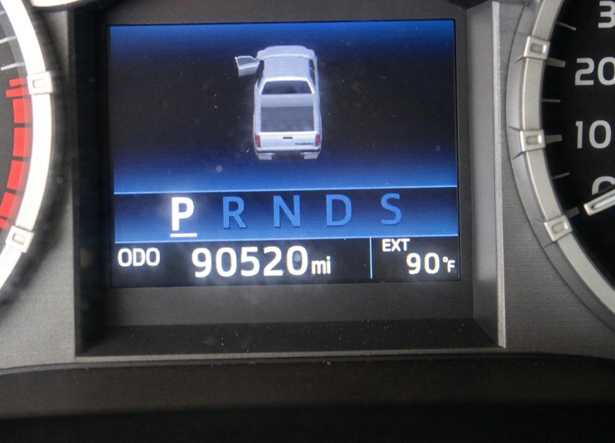 Toyota Tundra SR5 5.7L V8 CrewMax 2WD 2017