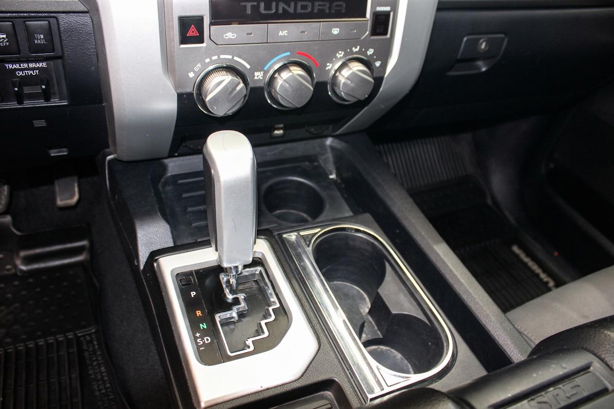 Toyota Tundra SR5 5.7L V8 CrewMax 2WD 2017