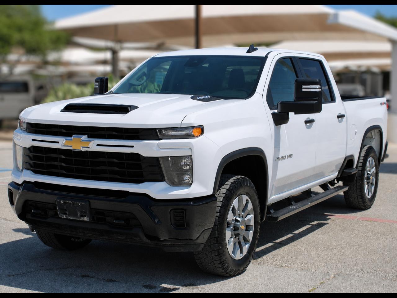 Chevrolet Silverado 2500HD Custom Crew Cab Short Box 4WD 2026