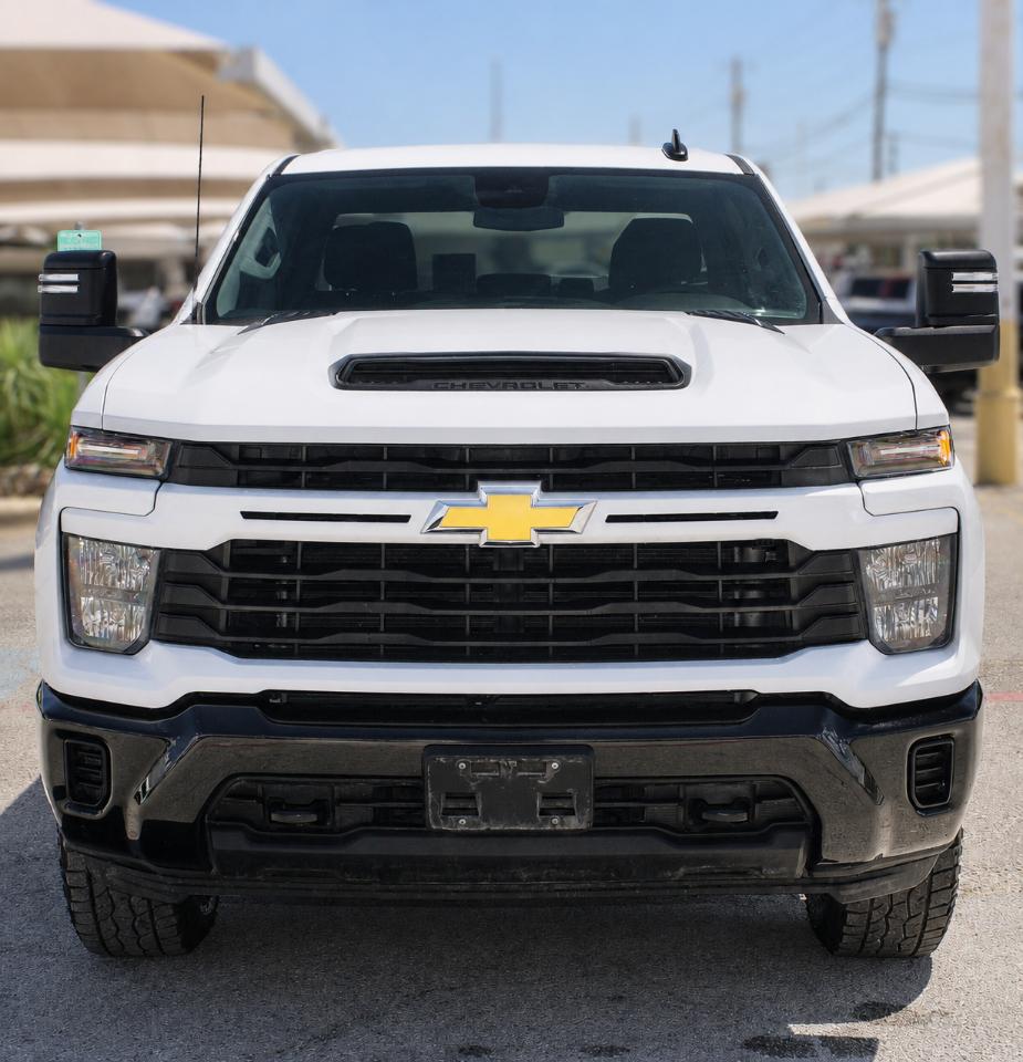 Chevrolet Silverado 2500HD Custom Crew Cab Short Box 4WD 2026
