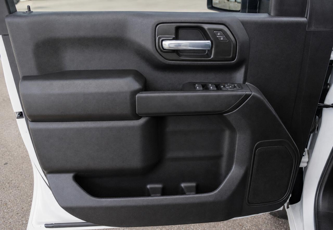 Chevrolet Silverado 2500HD Custom Crew Cab Short Box 4WD 2026