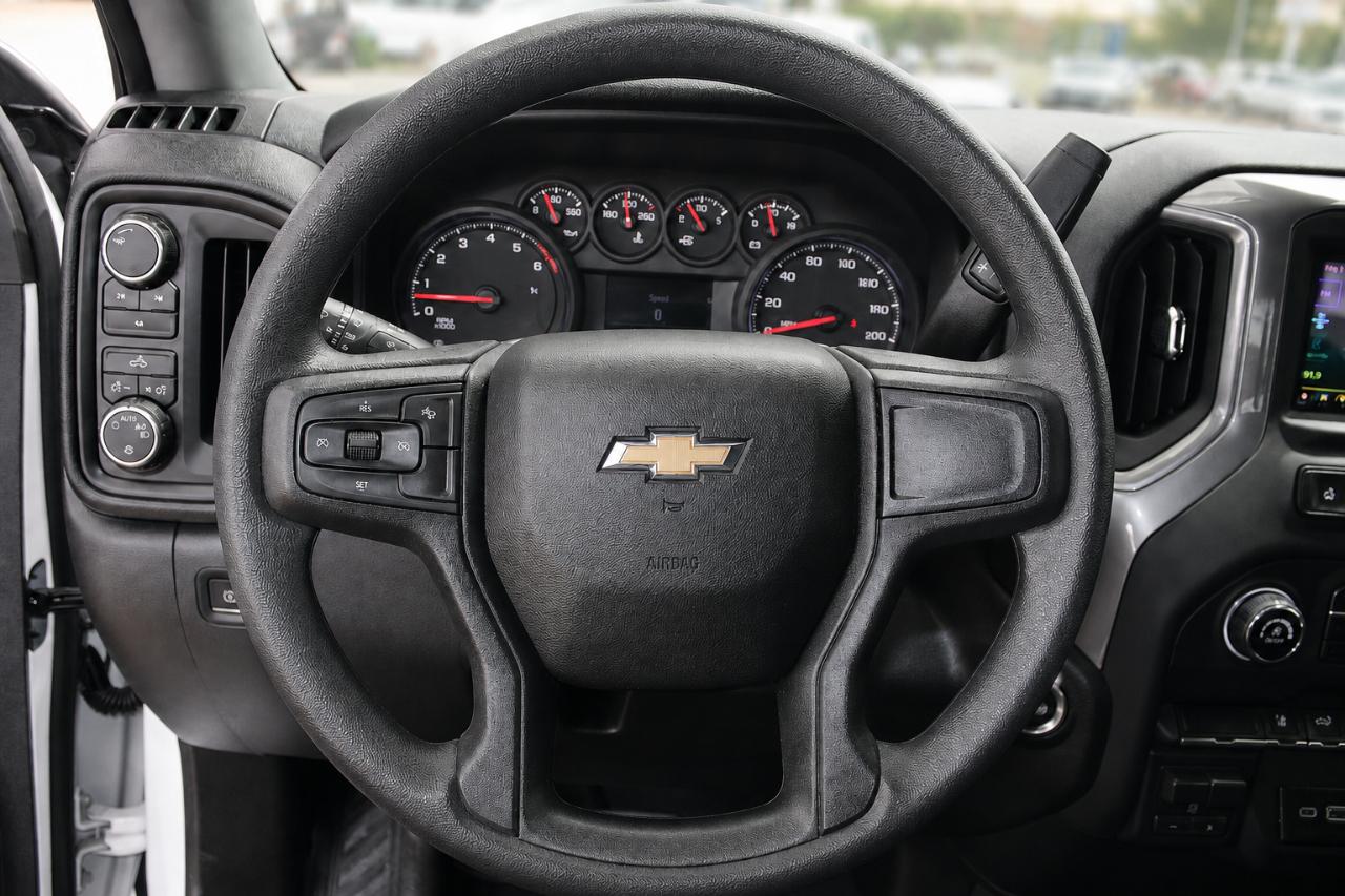 Chevrolet Silverado 2500HD Custom Crew Cab Short Box 4WD 2026