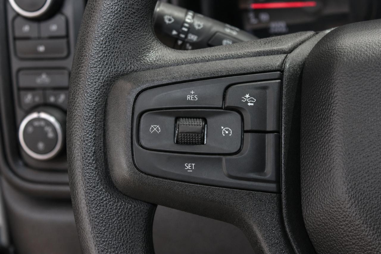 Chevrolet Silverado 2500HD Custom Crew Cab Short Box 4WD 2026