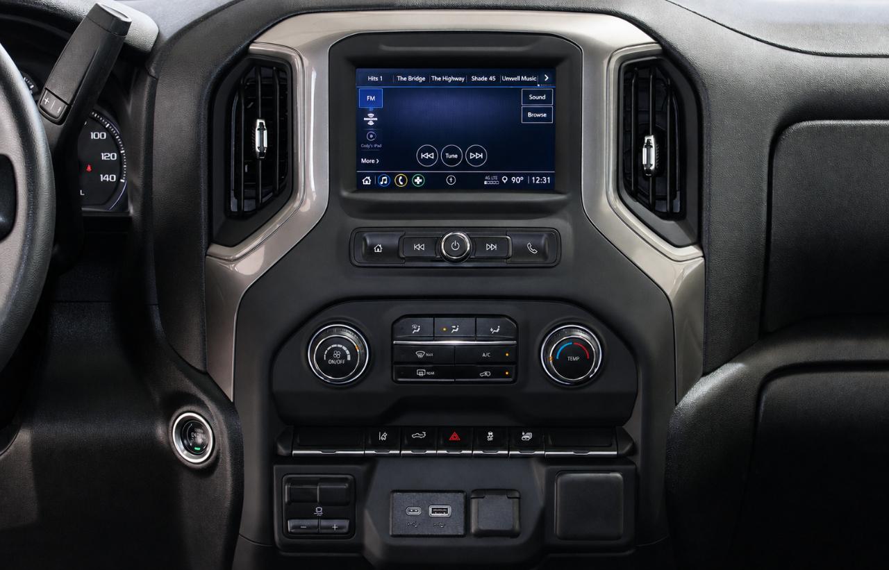 Chevrolet Silverado 2500HD Custom Crew Cab Short Box 4WD 2026