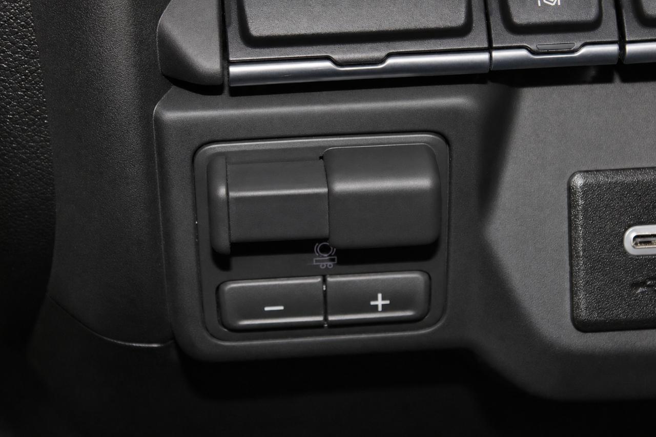 Chevrolet Silverado 2500HD Custom Crew Cab Short Box 4WD 2026