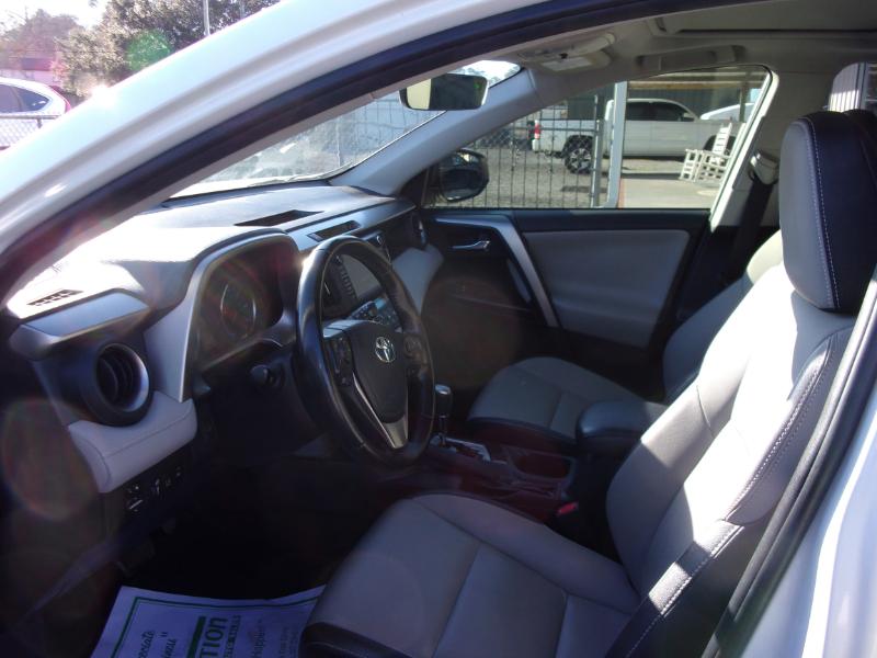 Toyota RAV4 Limited FWD 2017