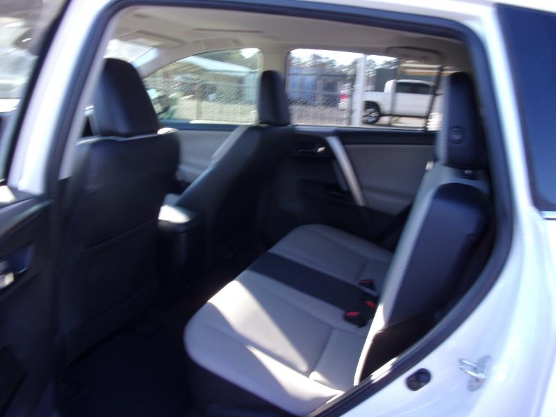 Toyota RAV4 Limited FWD 2017