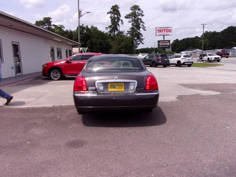 Lincoln Town Car Signature 2005