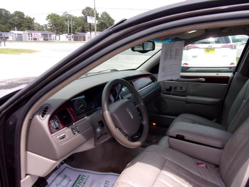Lincoln Town Car Signature 2005