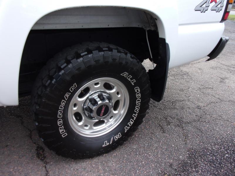 GMC Sierra 2500HD Work Truck Crew Cab Short Bed 4WD 2004
