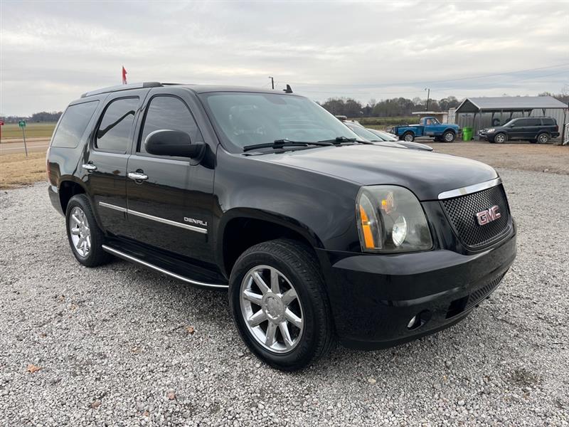 2011 GMC Yukon Denali's photo