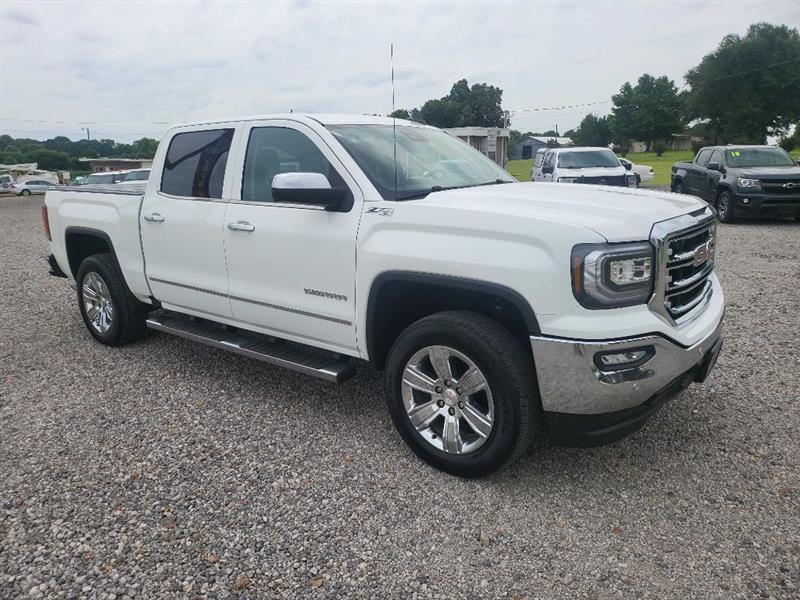 2017 GMC Sierra 4WD Crew Cab Short Box SLT's photo