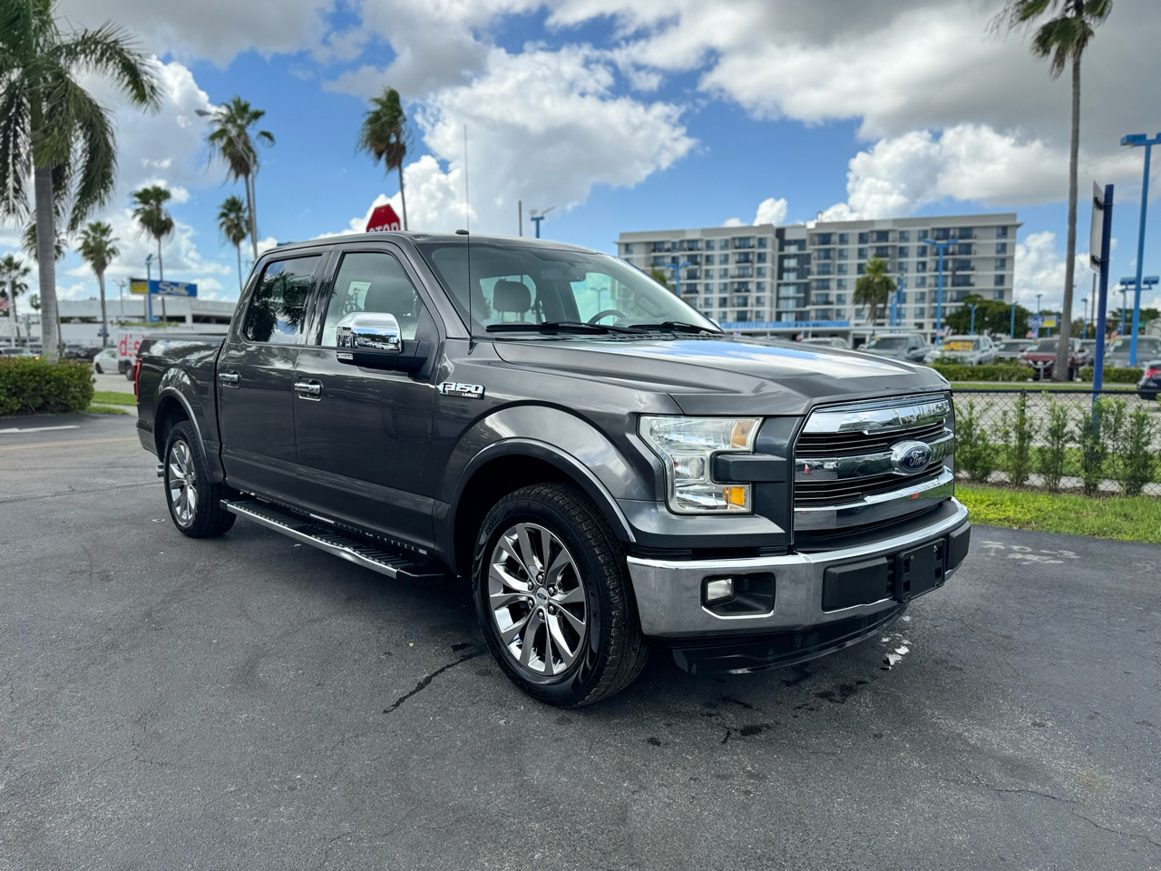 2015 Ford F-150 2WD SuperCrew 145" Lariat Limited
