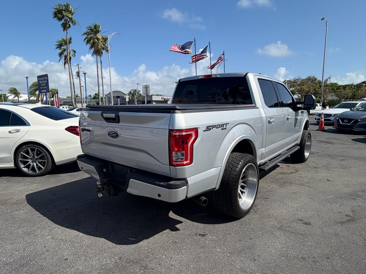 View vehicle photo 5