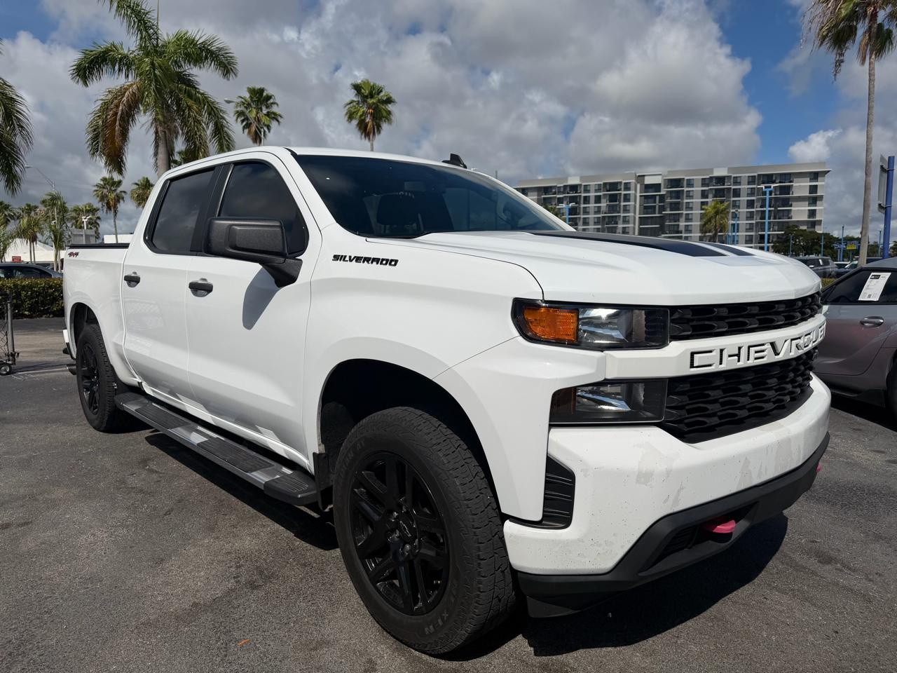 2021 Chevrolet Silverado 1500 4WD Crew Cab 143.5" Custom