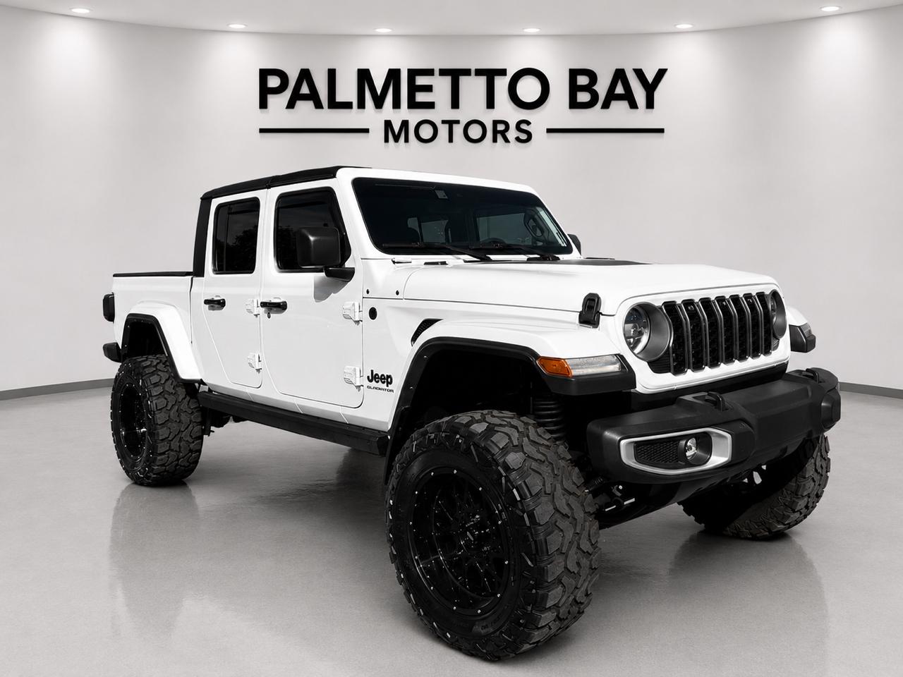 2024 Jeep Gladiator Sport S's photo