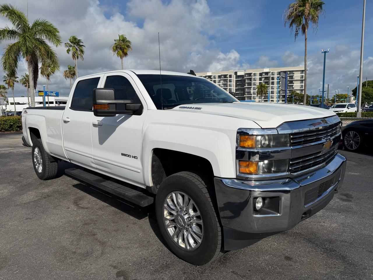 2015 Chevrolet Silverado HD 1LT 4WD Crew Cab Standard Box's photo