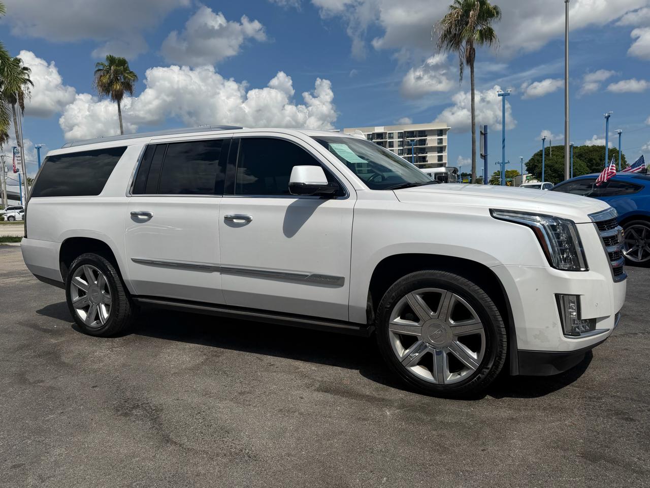 2016 Cadillac Escalade — photo 3