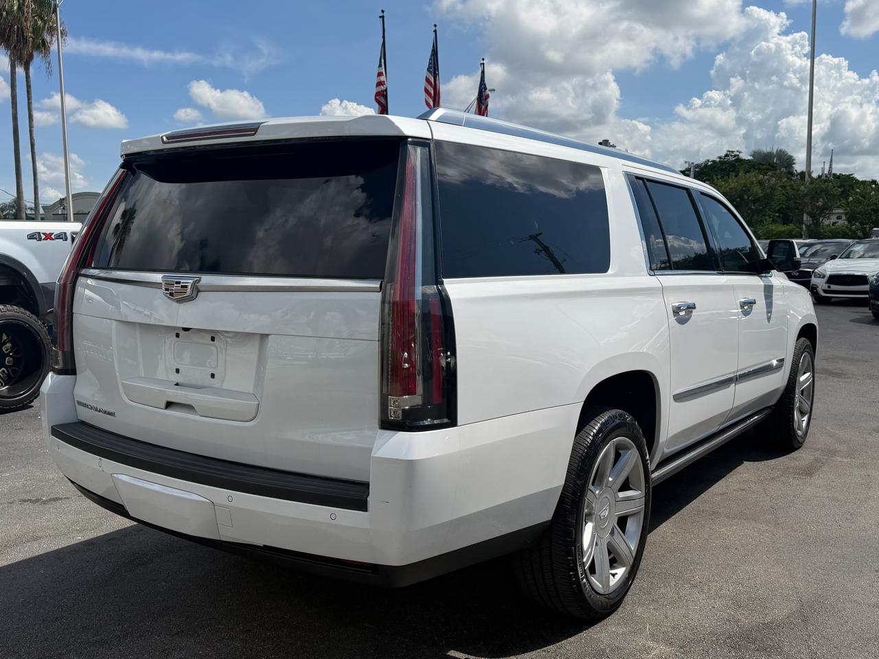 2016 Cadillac Escalade — photo 5
