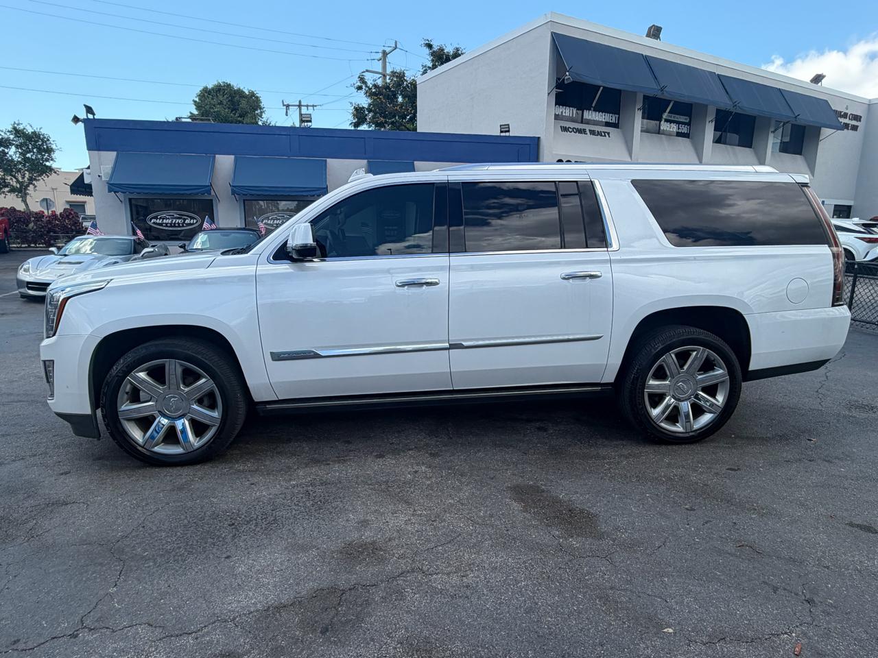 2016 Cadillac Escalade — photo 9