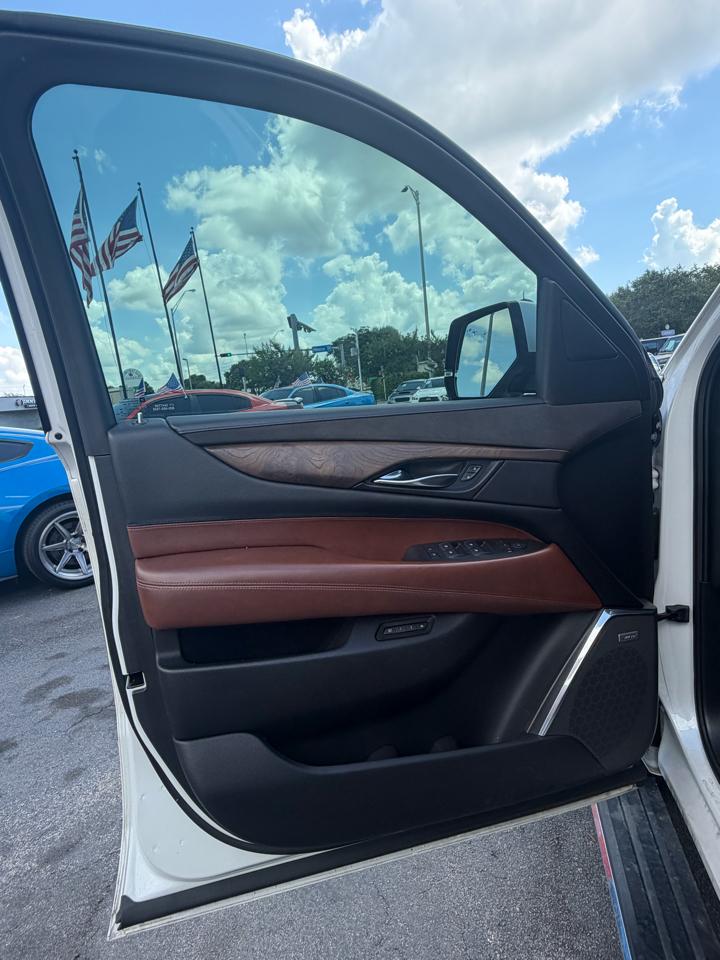 2016 Cadillac Escalade — photo 14
