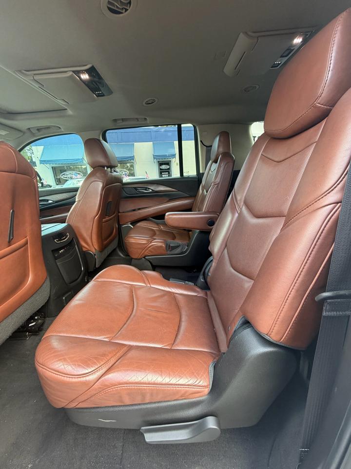 2016 Cadillac Escalade — photo 18