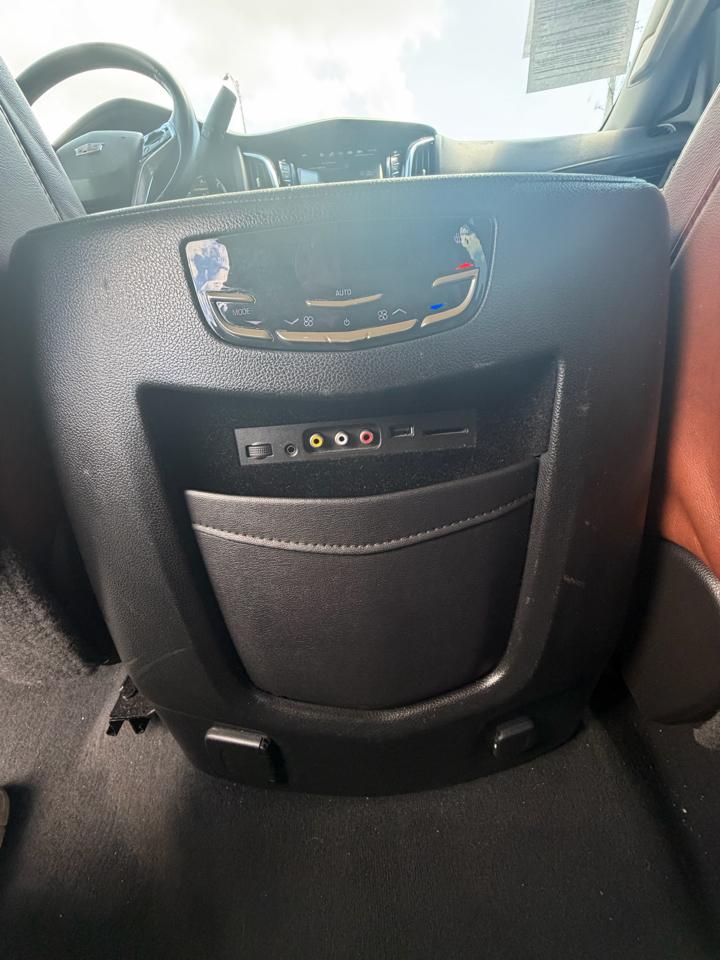 2016 Cadillac Escalade — photo 20