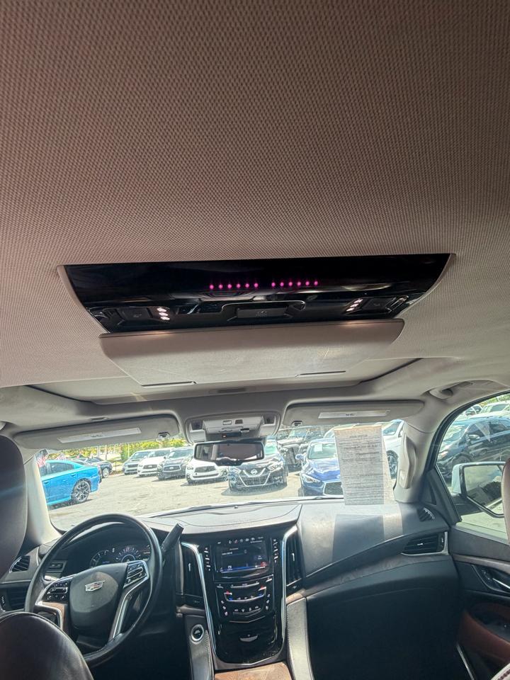 2016 Cadillac Escalade — photo 22