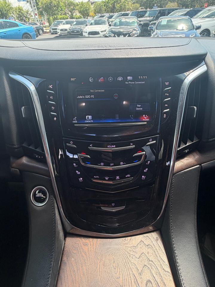 2016 Cadillac Escalade — photo 24