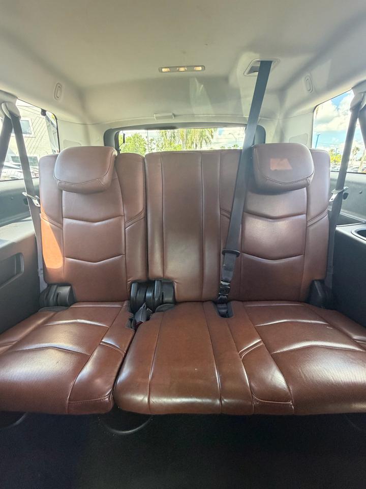 2016 Cadillac Escalade — photo 26