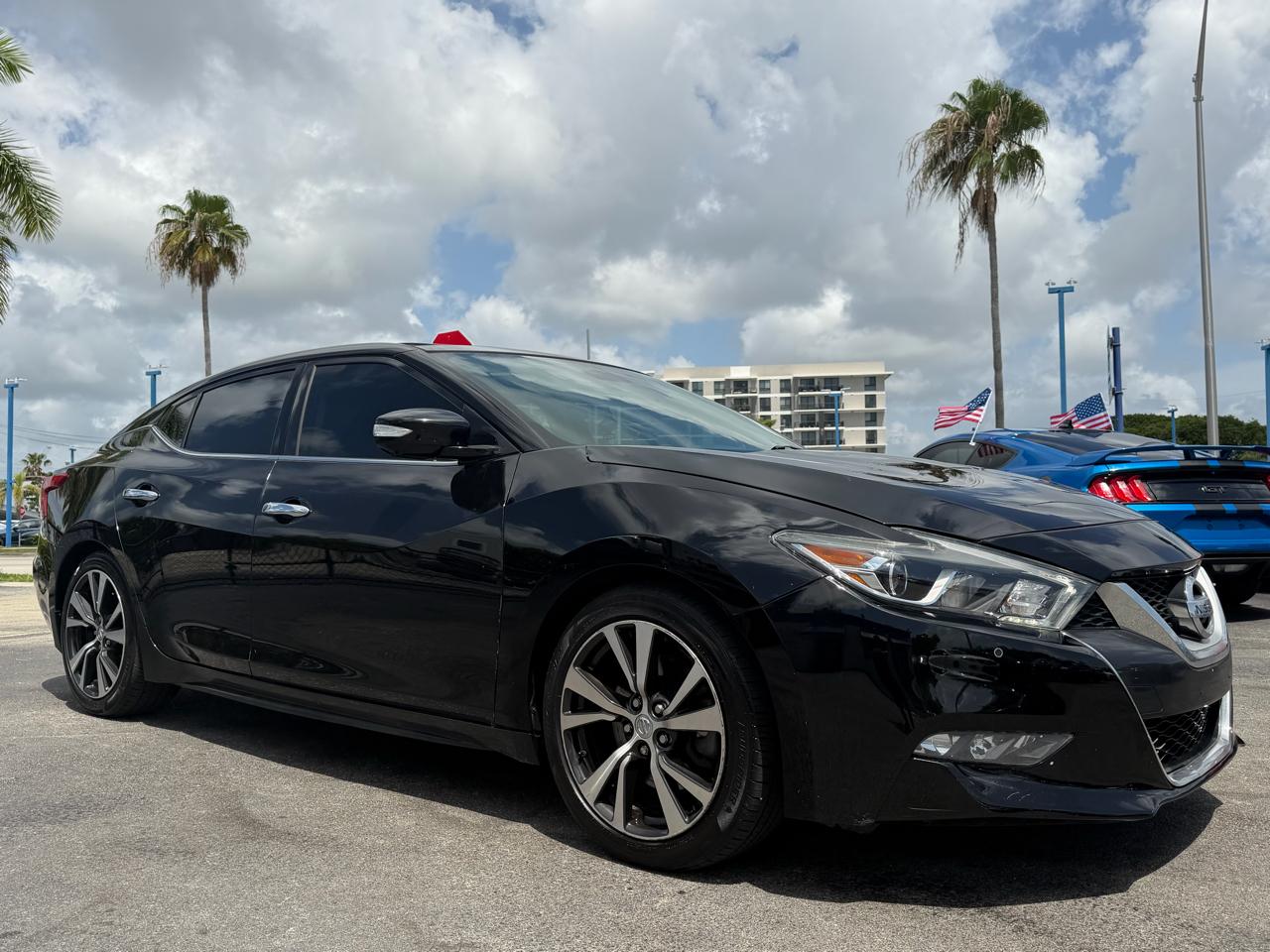 2017 Nissan Maxima — photo 2