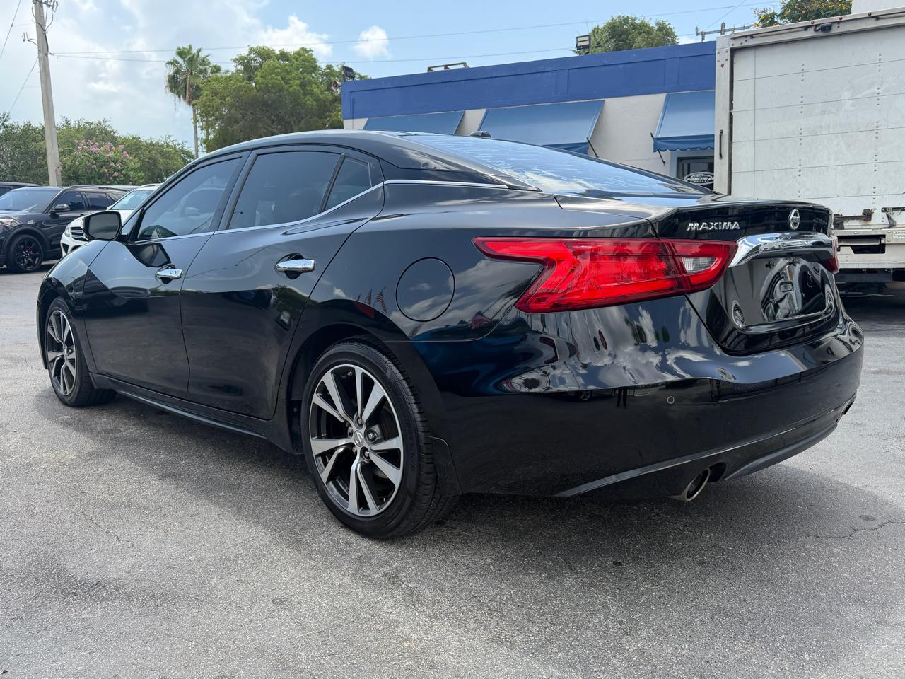 2017 Nissan Maxima — photo 7