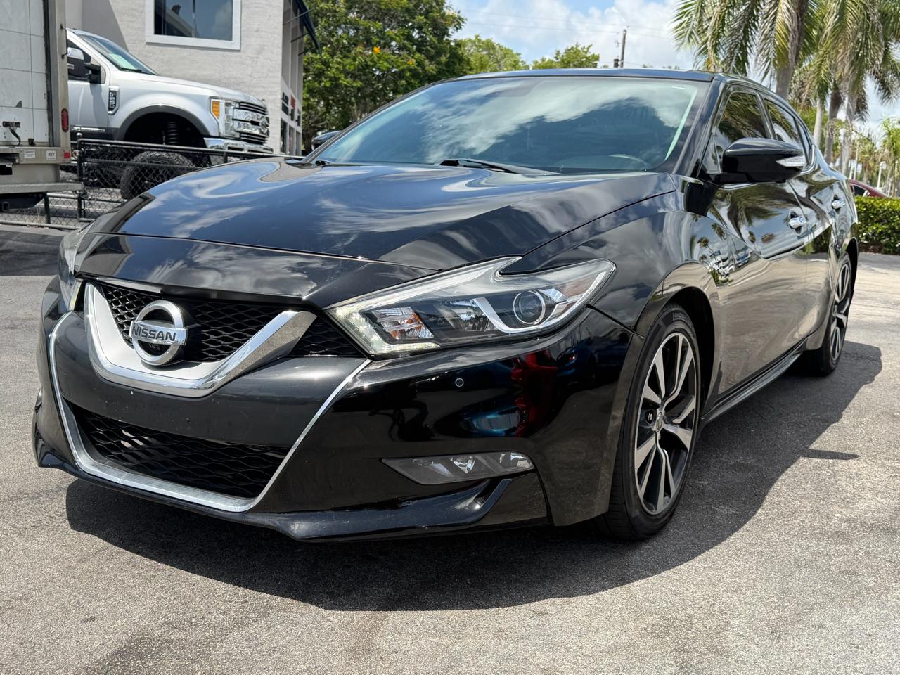 2017 Nissan Maxima — photo 11