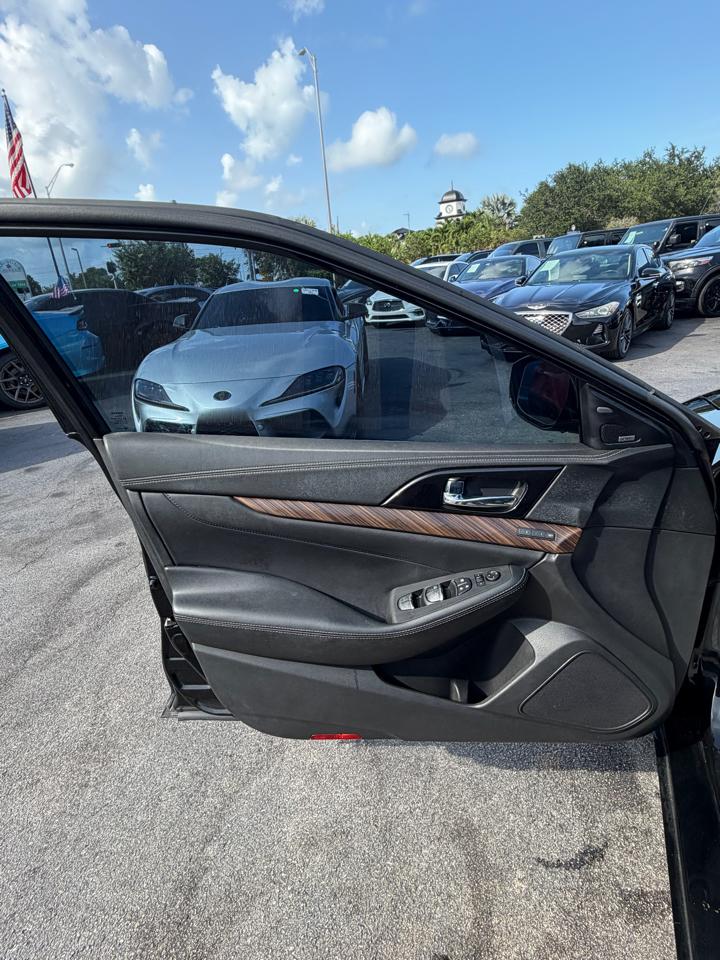 2017 Nissan Maxima — photo 12