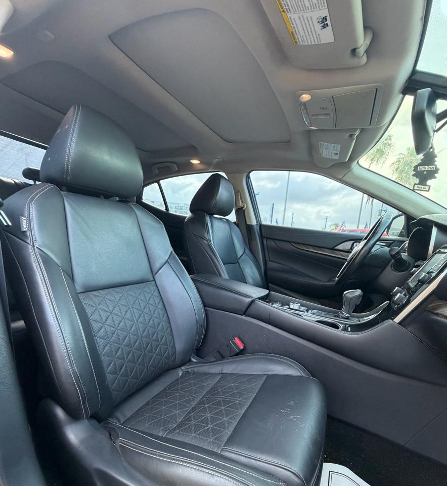 2017 Nissan Maxima — photo 22