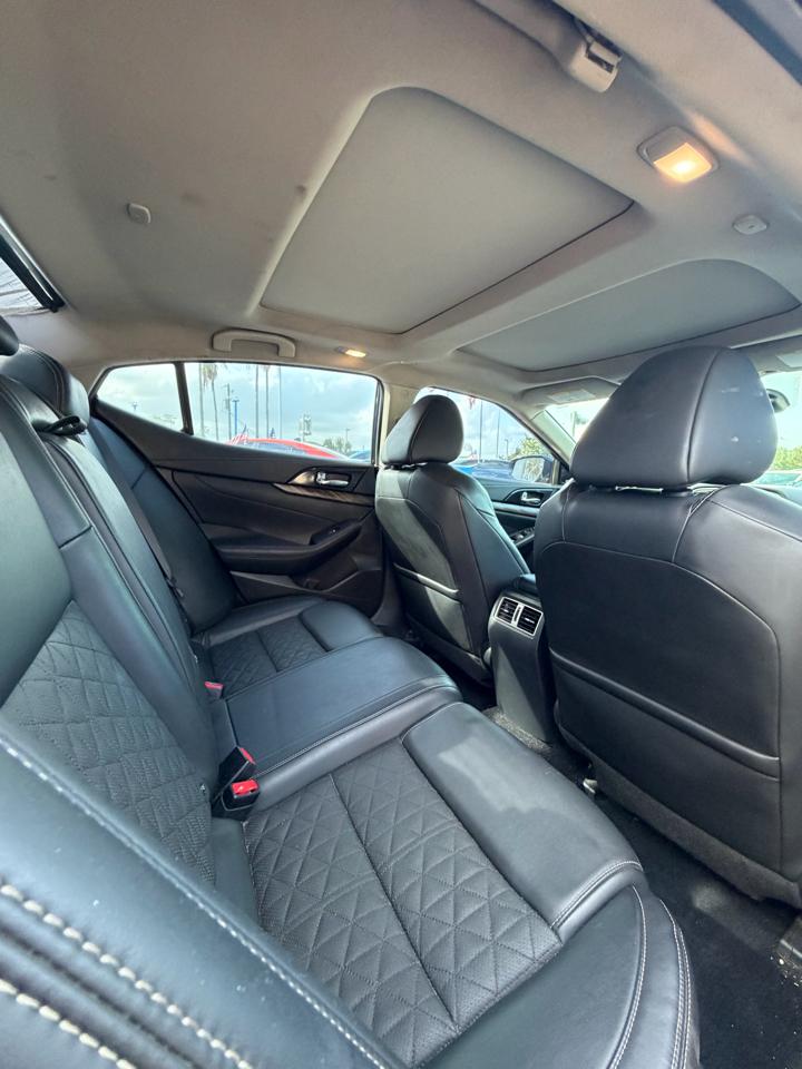 2017 Nissan Maxima — photo 23