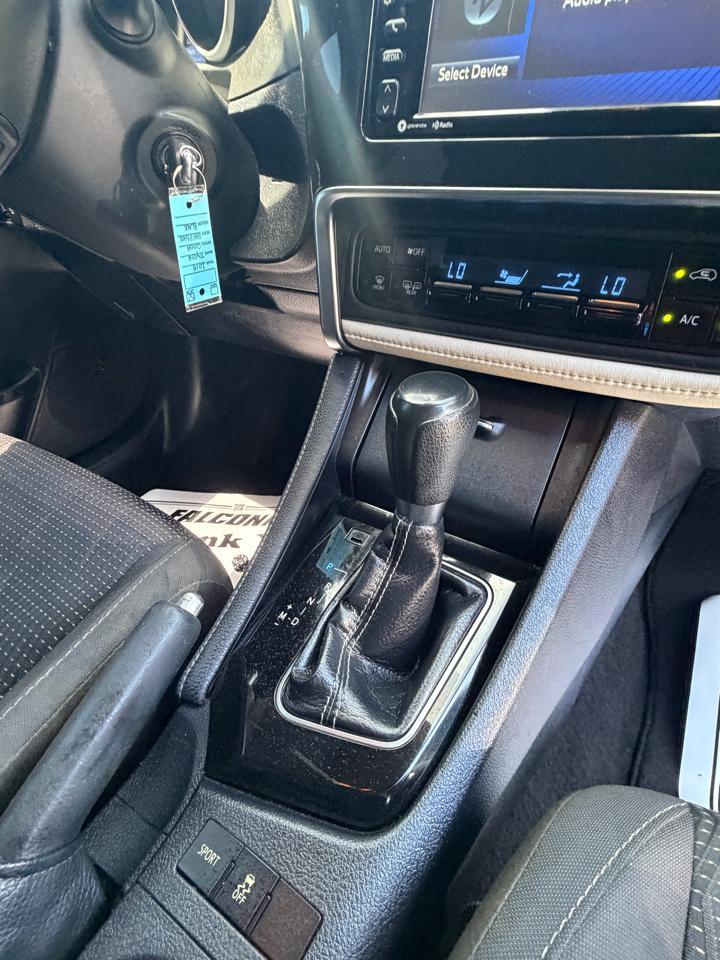 2018 Toyota Corolla — photo 27