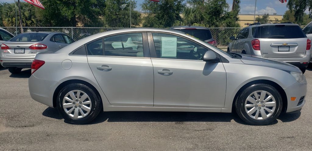 Chevrolet Cruze 1LT 2011