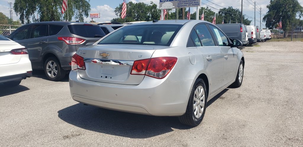 Chevrolet Cruze 1LT 2011